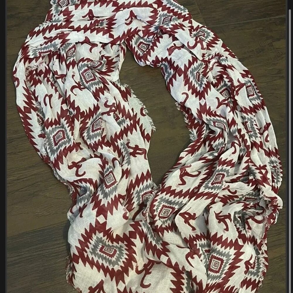 Lot of 2 Alabama Crimson Tide womens infinity scarves